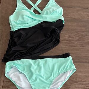 Cupshe Aqua and Black Two-Piece Tankini Swimsuit